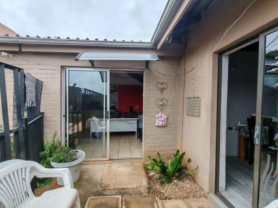 4 Bedroom Property for Sale in Quellerie Park Gauteng