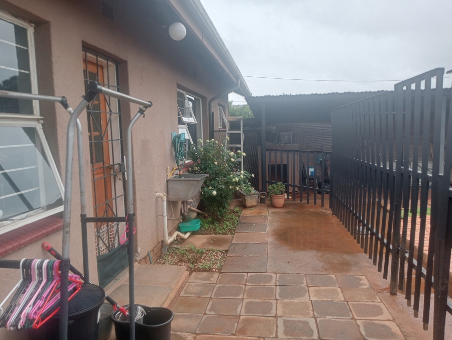 4 Bedroom Property for Sale in Quellerie Park Gauteng