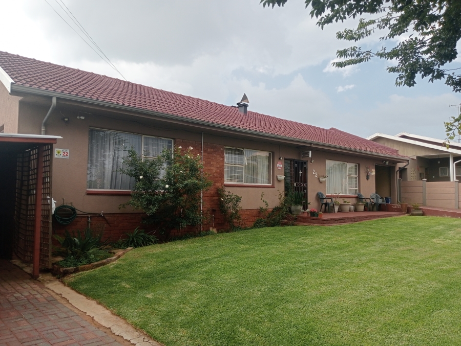 4 Bedroom Property for Sale in Quellerie Park Gauteng