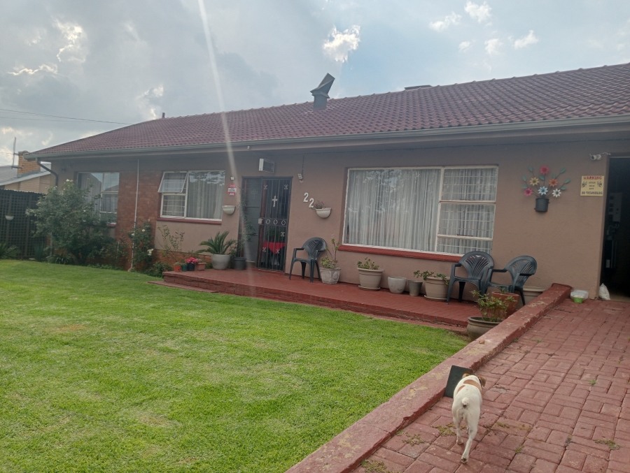 4 Bedroom Property for Sale in Quellerie Park Gauteng