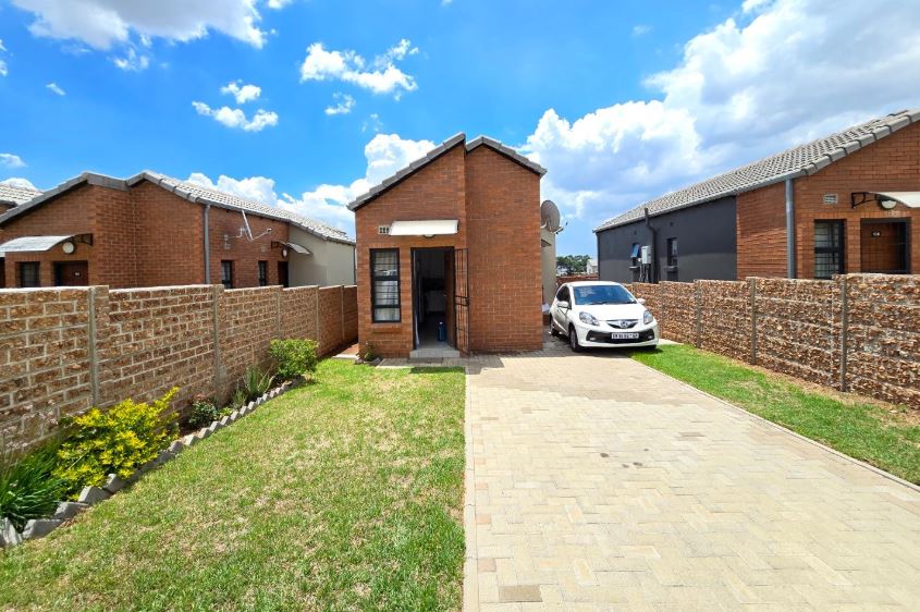 2 Bedroom Property for Sale in South Hills Gauteng