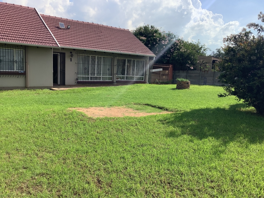 3 Bedroom Property for Sale in Bonaero Park Gauteng