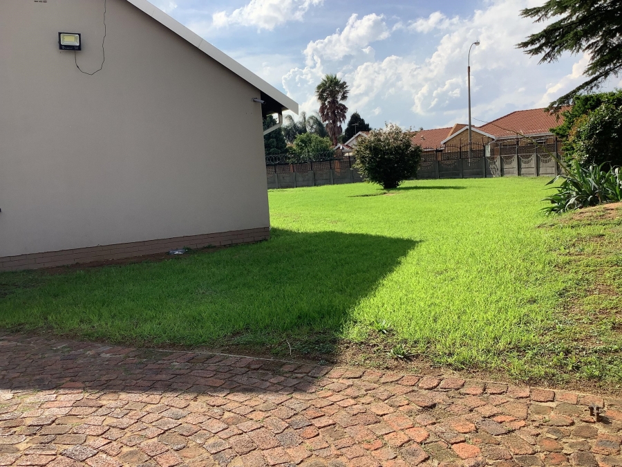 3 Bedroom Property for Sale in Bonaero Park Gauteng