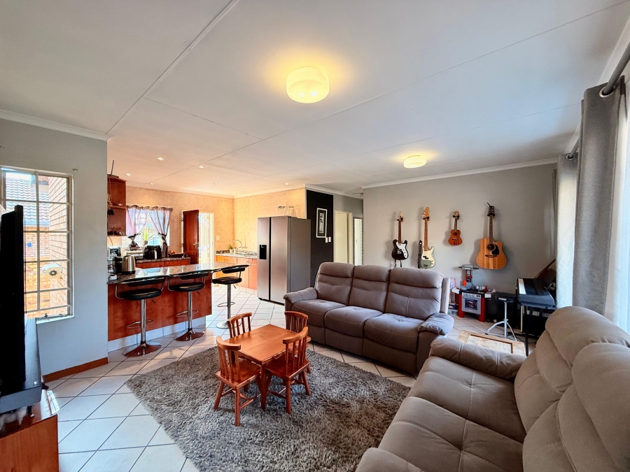 2 Bedroom Property for Sale in Amberfield Gauteng