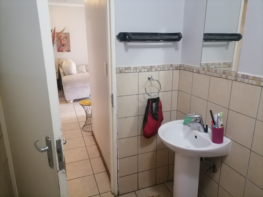 To Let 2 Bedroom Property for Rent in Noordwyk Gauteng