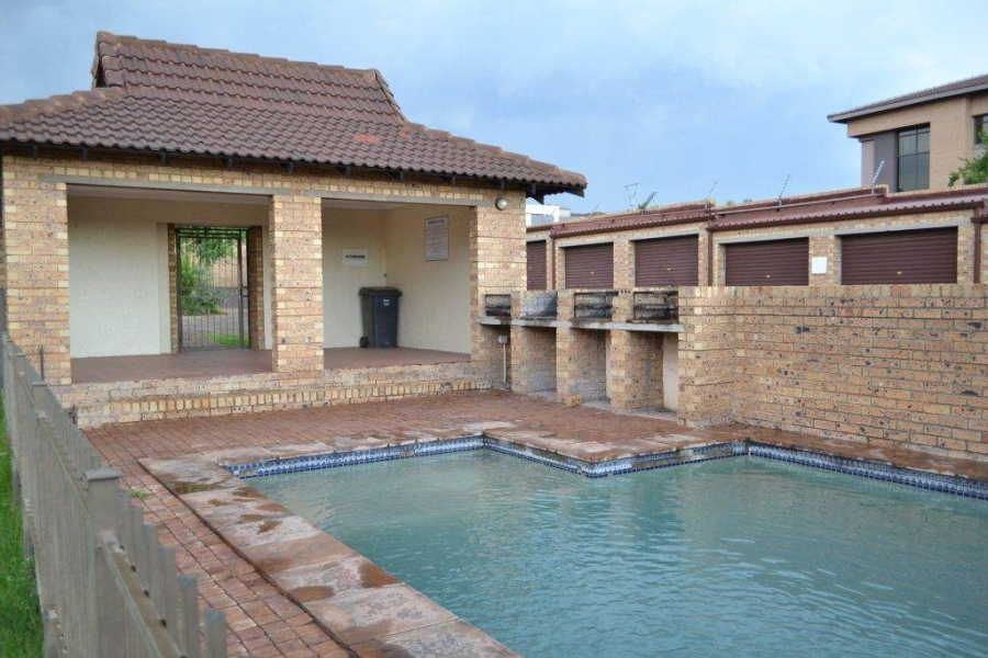 2 Bedroom Property for Sale in Midridge Park Gauteng