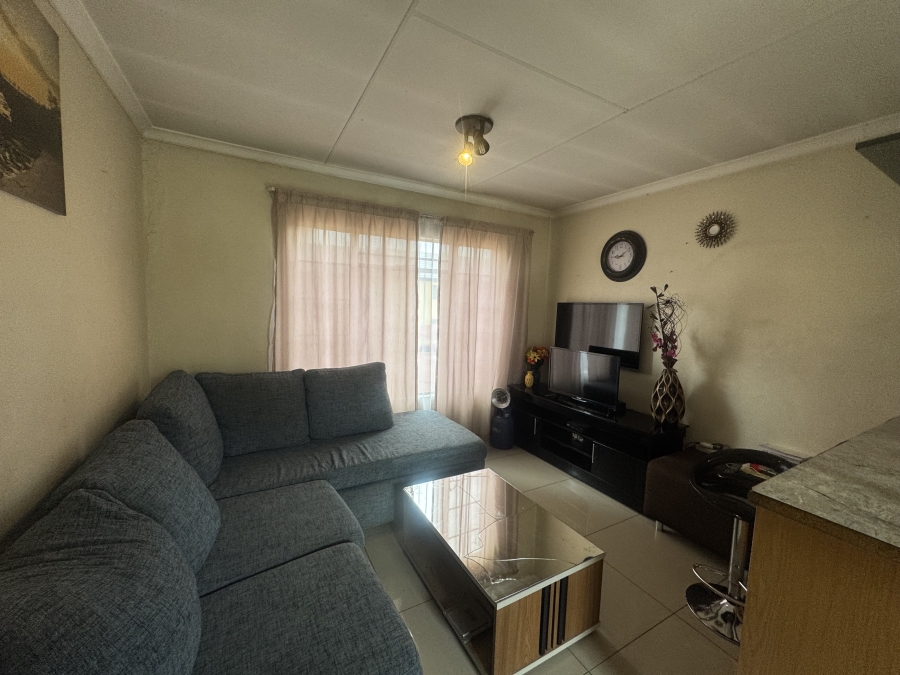 2 Bedroom Property for Sale in Albermarle Gauteng