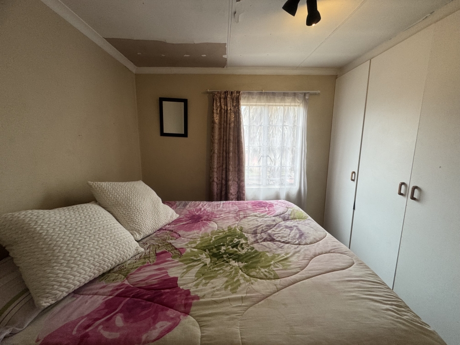 2 Bedroom Property for Sale in Albermarle Gauteng