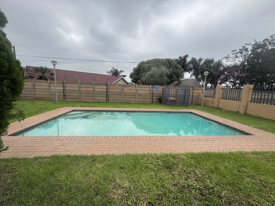 2 Bedroom Property for Sale in Albermarle Gauteng