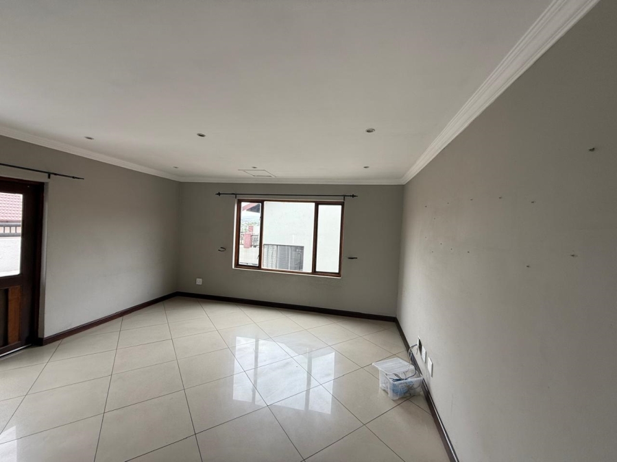 To Let 3 Bedroom Property for Rent in Barbeque Downs Gauteng