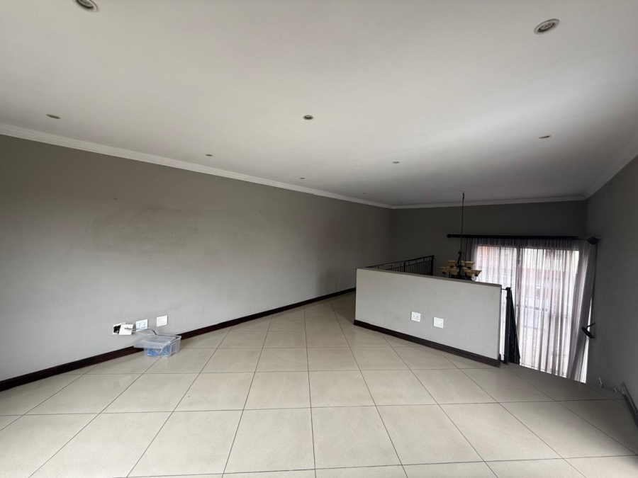 To Let 3 Bedroom Property for Rent in Barbeque Downs Gauteng