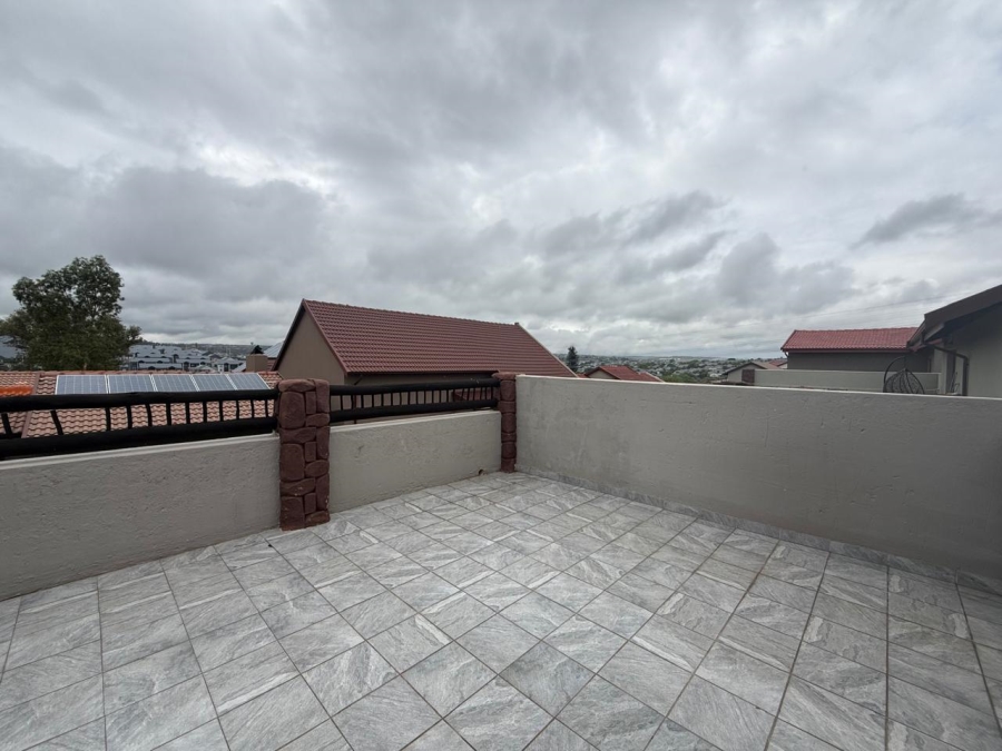 To Let 3 Bedroom Property for Rent in Barbeque Downs Gauteng