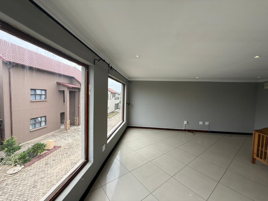 To Let 3 Bedroom Property for Rent in Barbeque Downs Gauteng