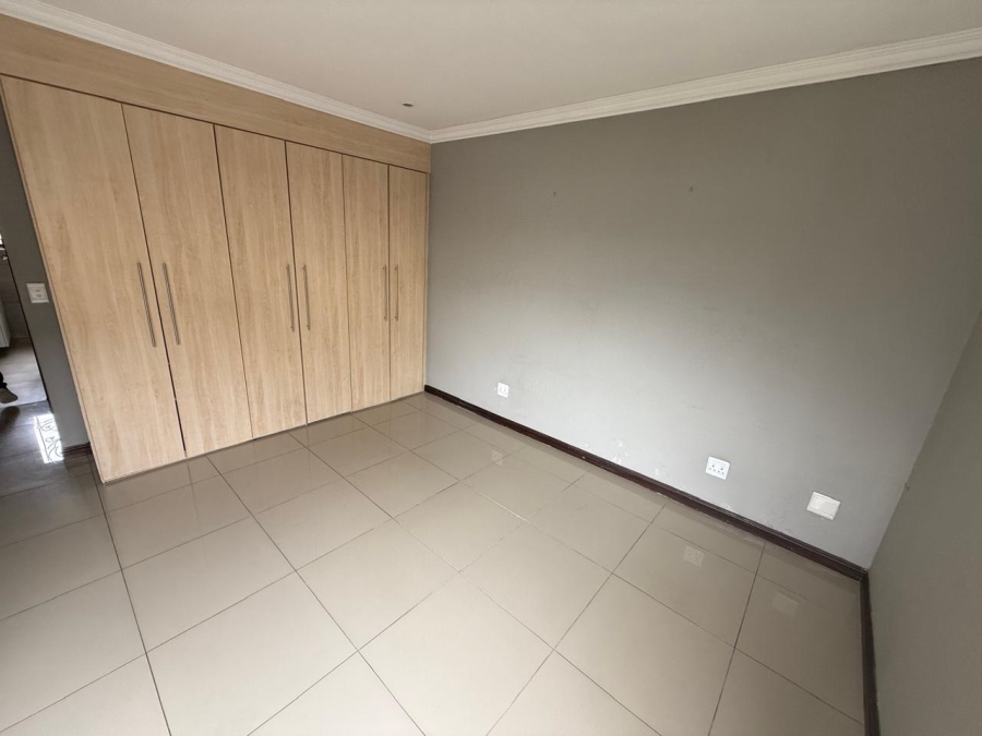 To Let 3 Bedroom Property for Rent in Barbeque Downs Gauteng