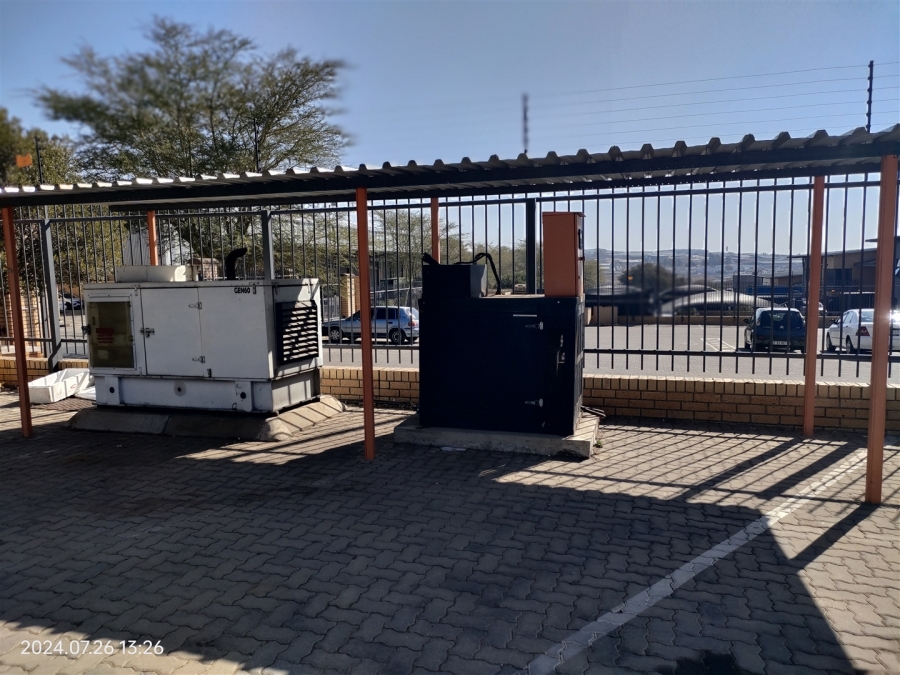 To Let commercial Property for Rent in North Riding Gauteng