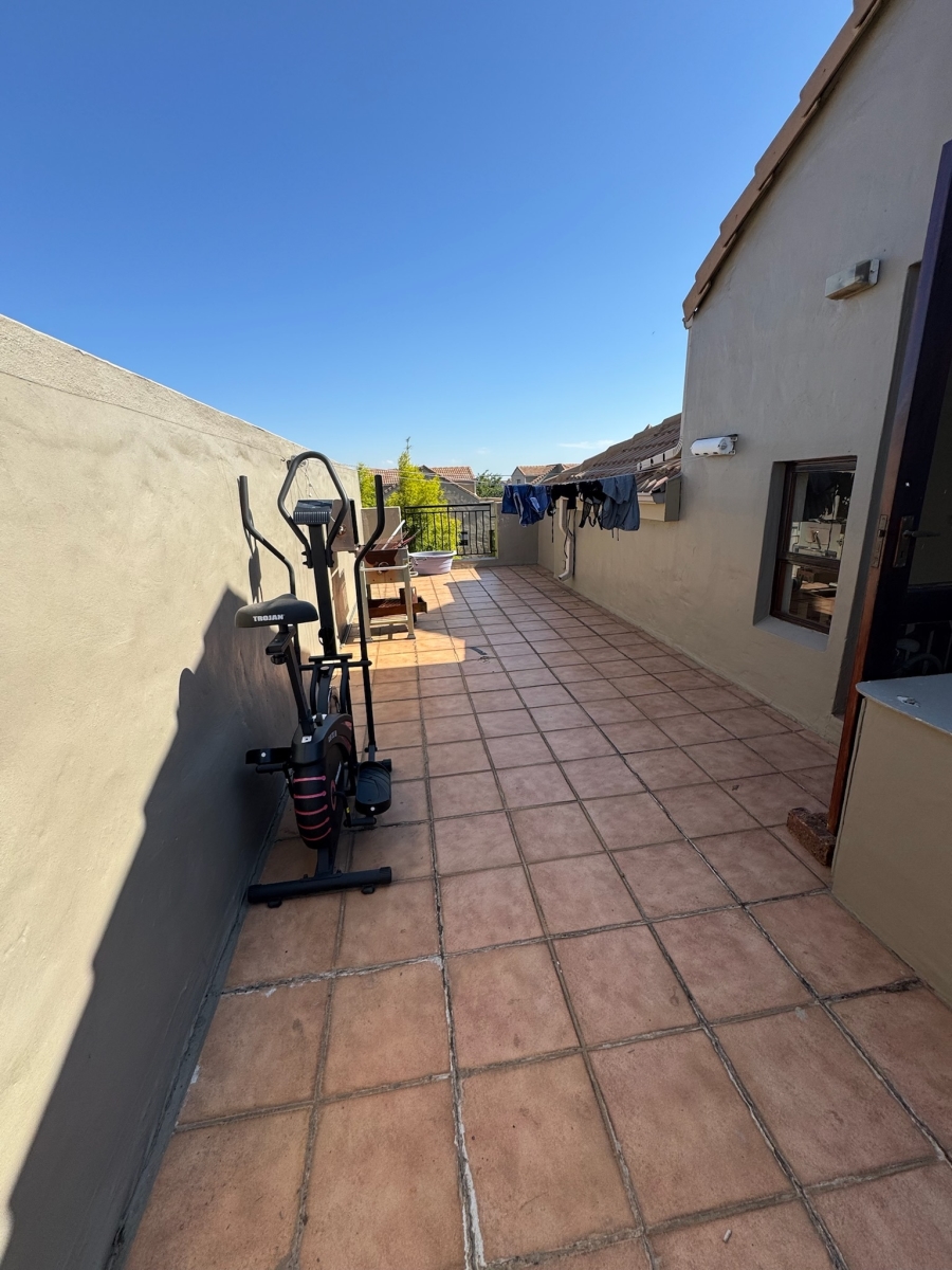 To Let 2 Bedroom Property for Rent in Lonehill Gauteng