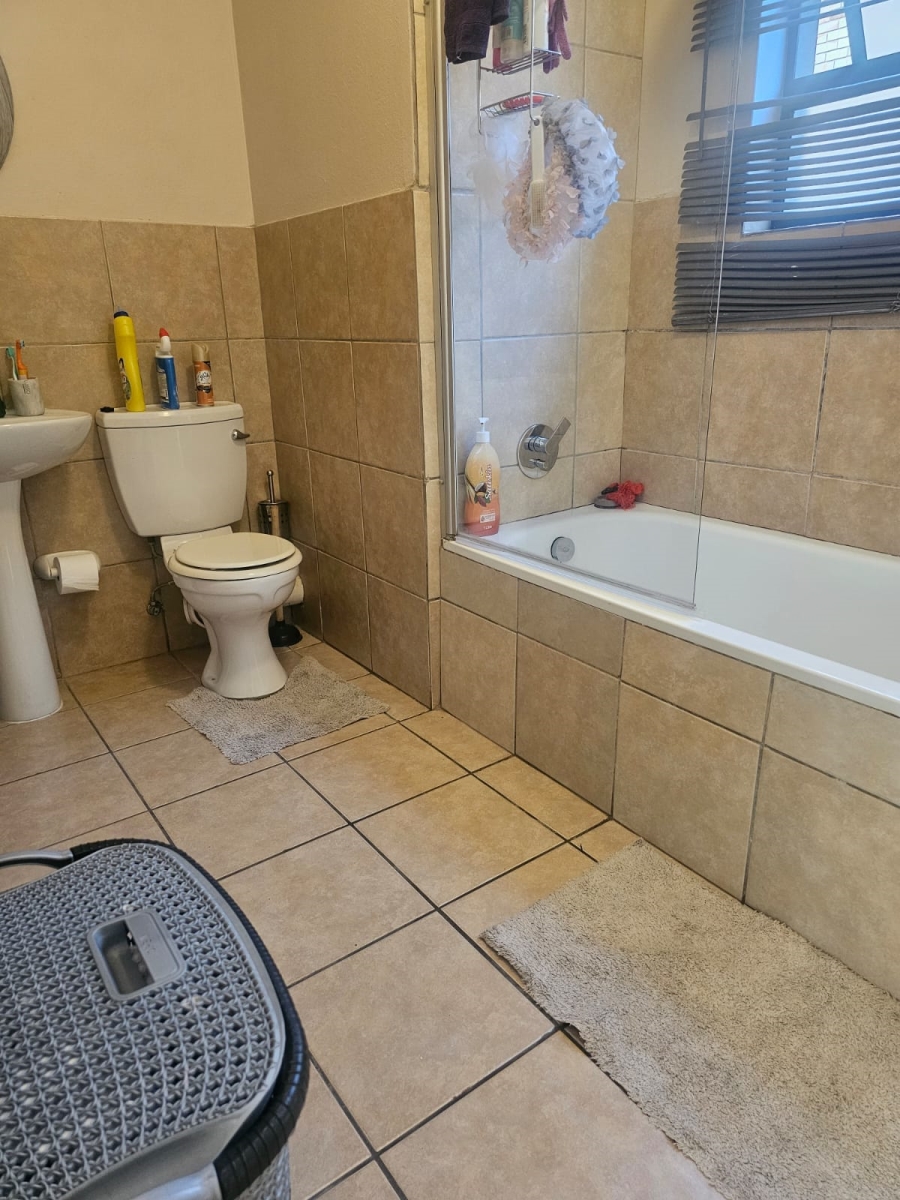 To Let 2 Bedroom Property for Rent in North Riding Gauteng