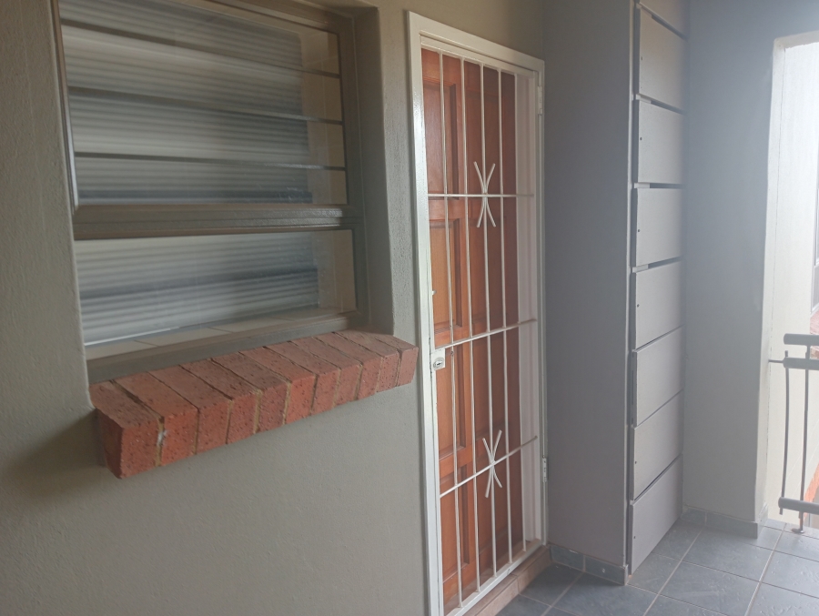 To Let 2 Bedroom Property for Rent in Noordheuwel Gauteng