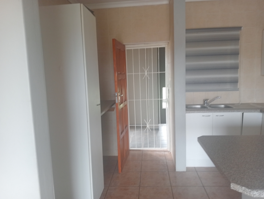 To Let 2 Bedroom Property for Rent in Noordheuwel Gauteng