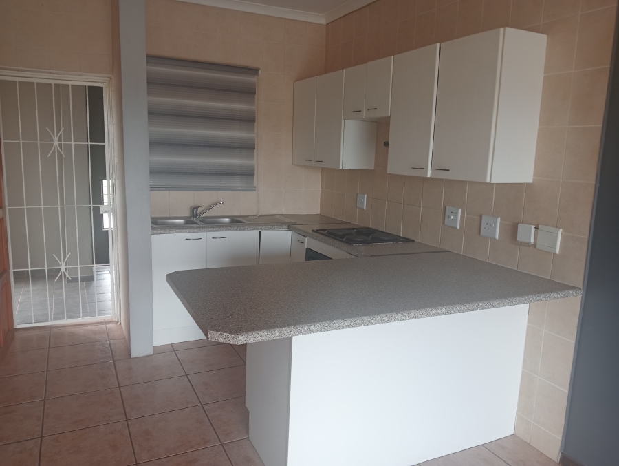 To Let 2 Bedroom Property for Rent in Noordheuwel Gauteng