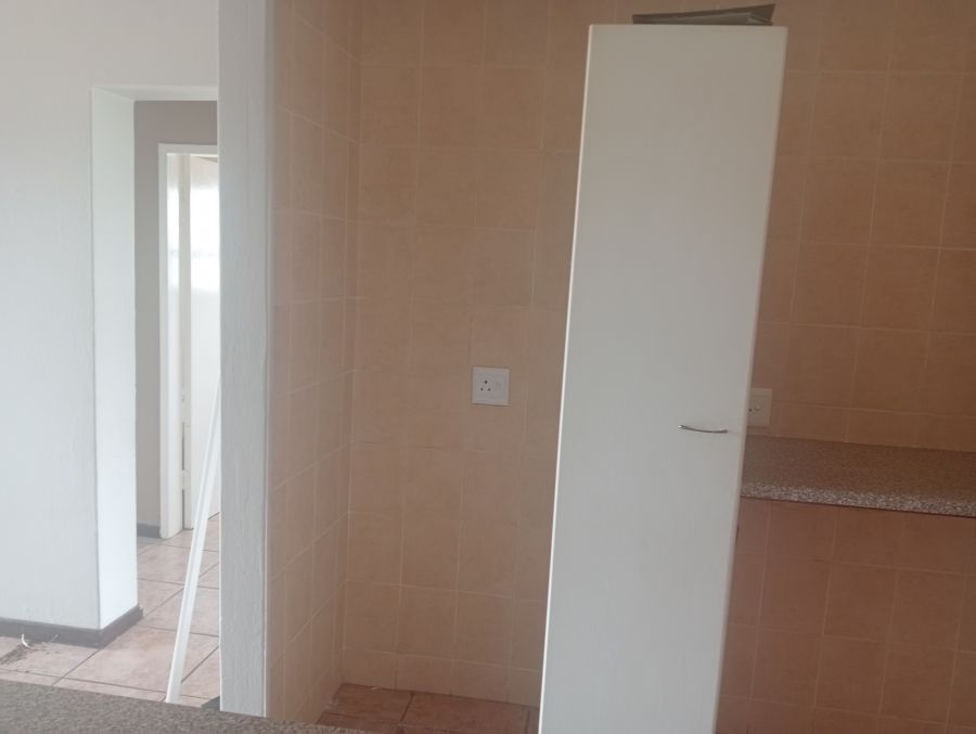 To Let 2 Bedroom Property for Rent in Noordheuwel Gauteng