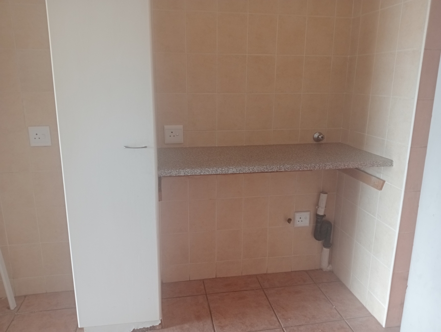 To Let 2 Bedroom Property for Rent in Noordheuwel Gauteng