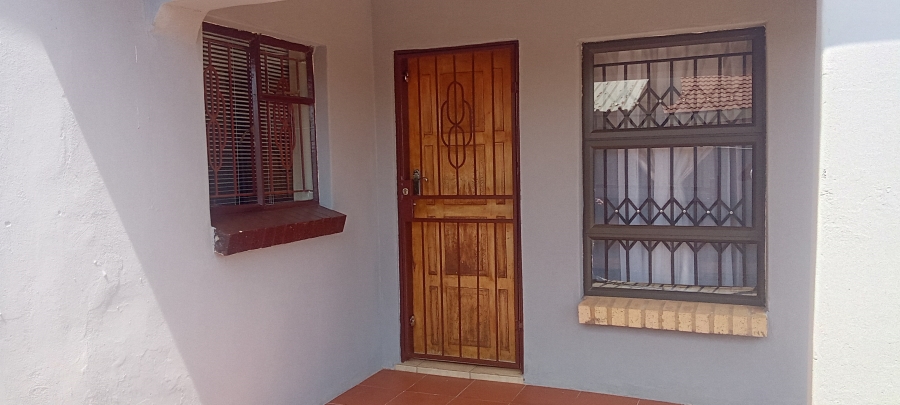 3 Bedroom Property for Sale in Tshepisong Gauteng