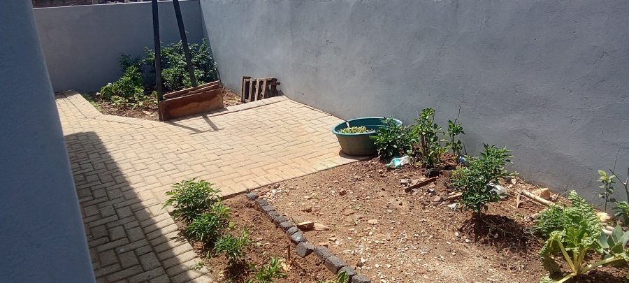 3 Bedroom Property for Sale in Tshepisong Gauteng