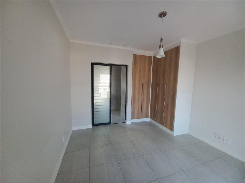 To Let 1 Bedroom Property for Rent in Waterfall Gauteng