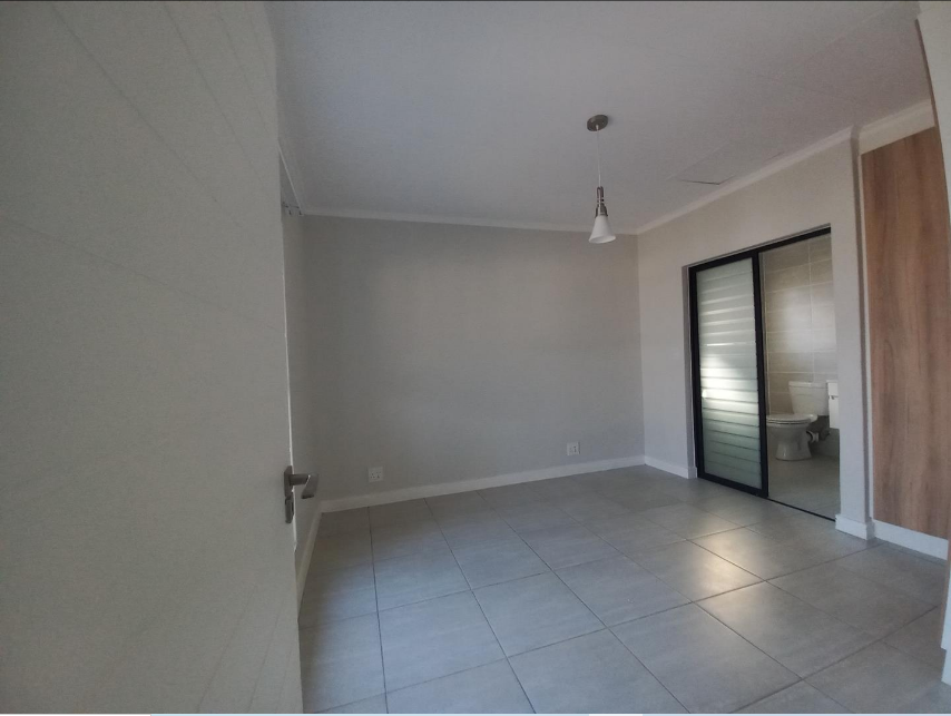 To Let 1 Bedroom Property for Rent in Waterfall Gauteng