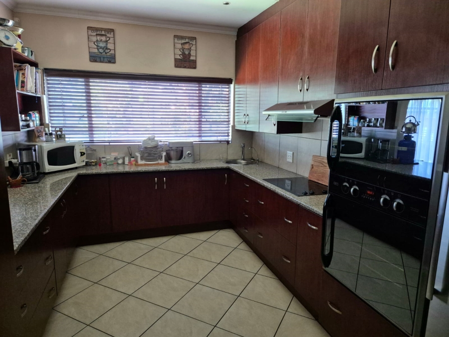 5 Bedroom Property for Sale in Hennopspark Gauteng