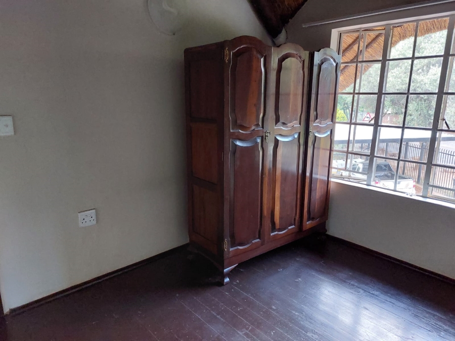 5 Bedroom Property for Sale in Hennopspark Gauteng