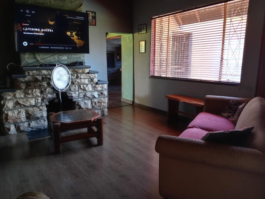 To Let 5 Bedroom Property for Rent in Kookrus Gauteng