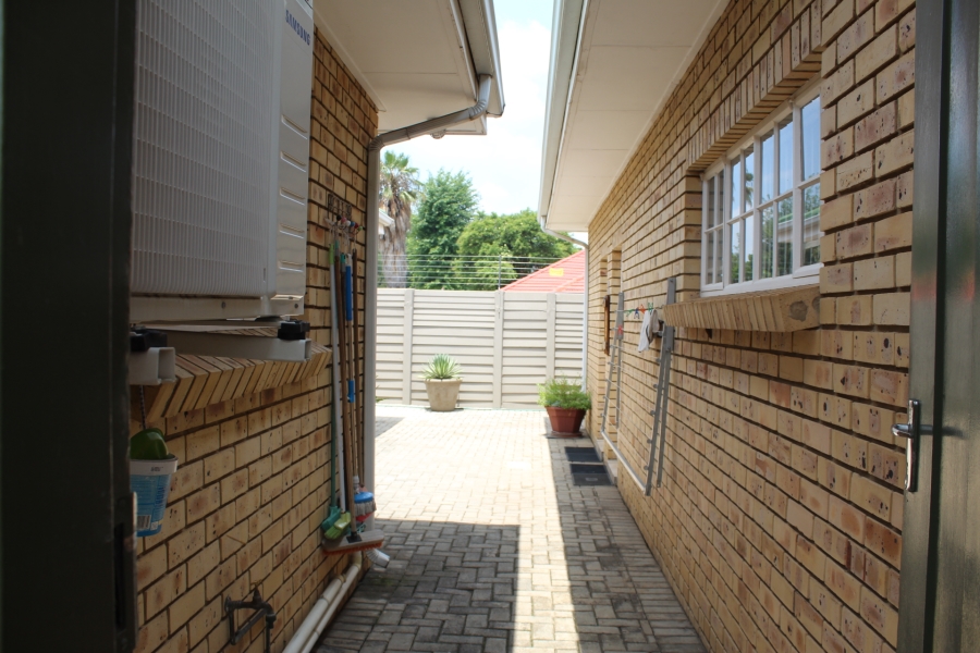 2 Bedroom Property for Sale in Three Rivers Gauteng