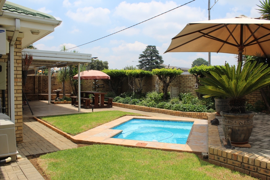 2 Bedroom Property for Sale in Three Rivers Gauteng