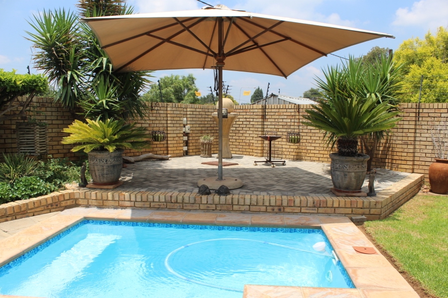 2 Bedroom Property for Sale in Three Rivers Gauteng