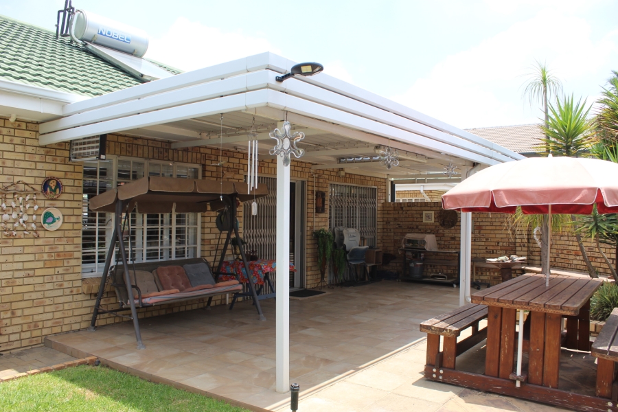 2 Bedroom Property for Sale in Three Rivers Gauteng