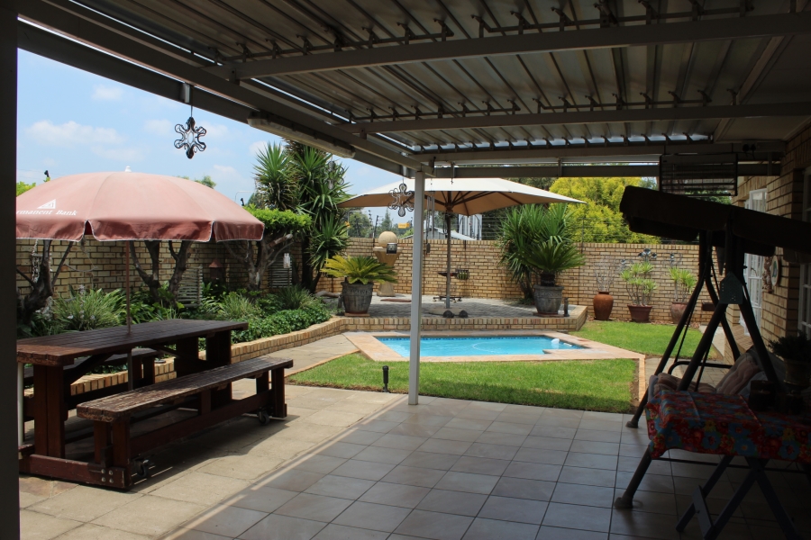 2 Bedroom Property for Sale in Three Rivers Gauteng
