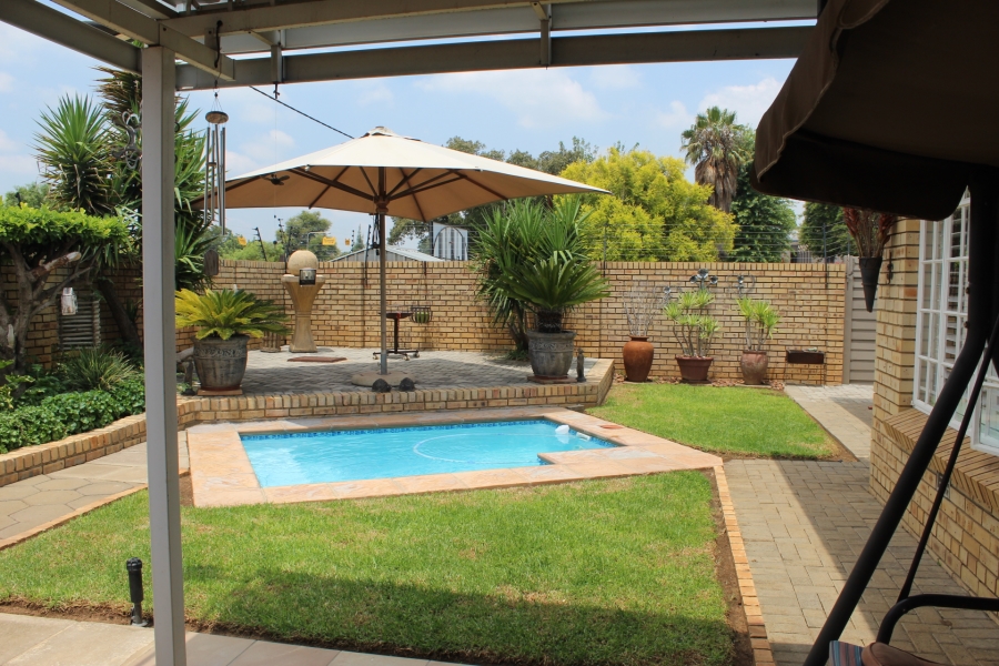 2 Bedroom Property for Sale in Three Rivers Gauteng