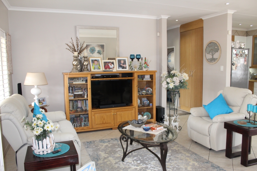 2 Bedroom Property for Sale in Three Rivers Gauteng