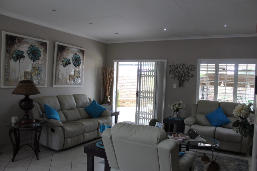 2 Bedroom Property for Sale in Three Rivers Gauteng