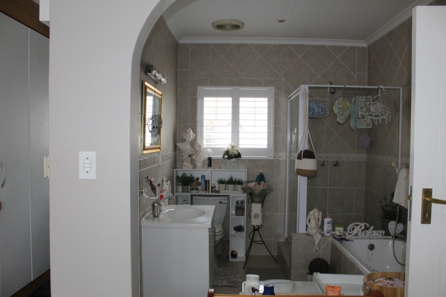 2 Bedroom Property for Sale in Three Rivers Gauteng