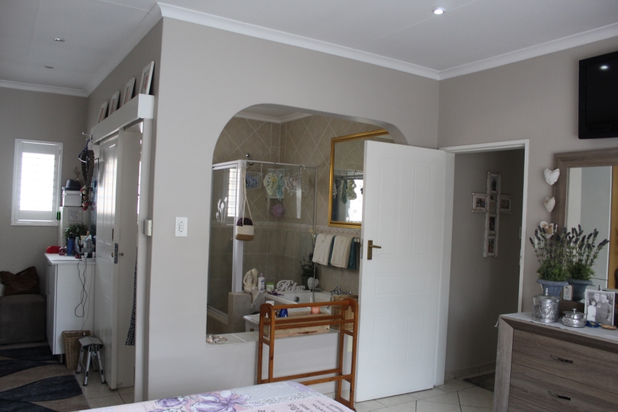 2 Bedroom Property for Sale in Three Rivers Gauteng