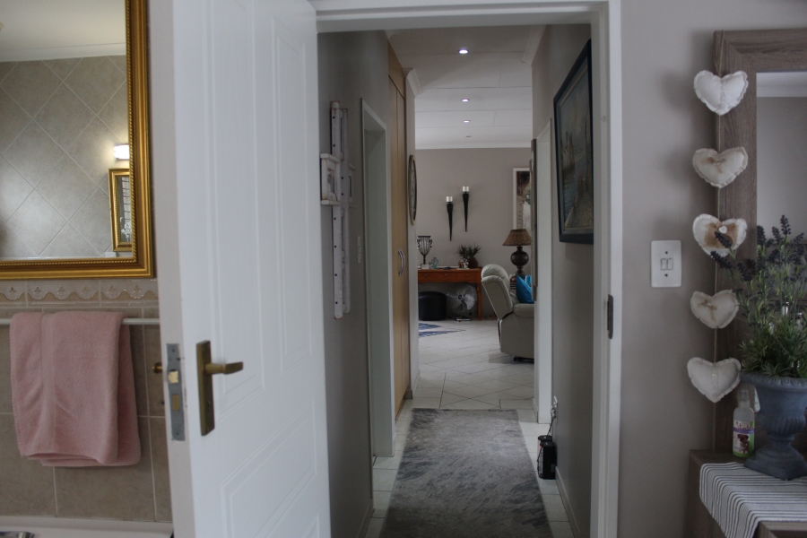 2 Bedroom Property for Sale in Three Rivers Gauteng
