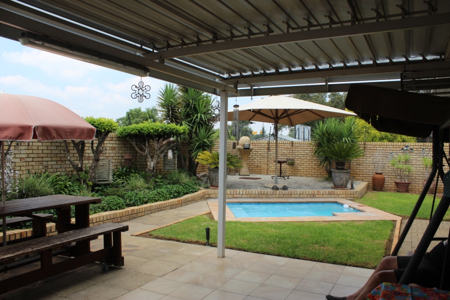 2 Bedroom Property for Sale in Three Rivers Gauteng