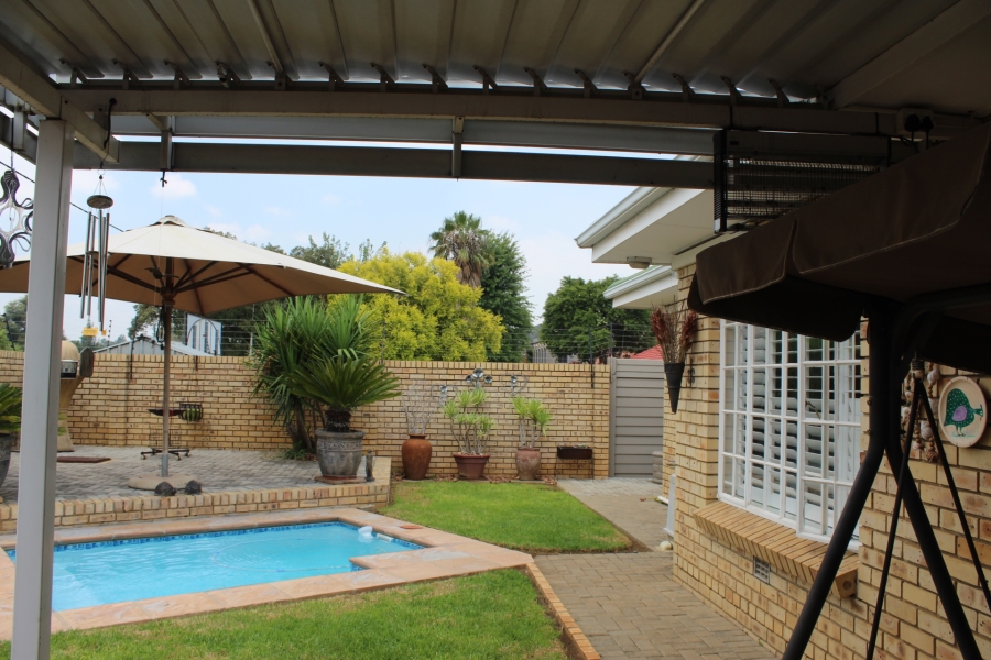 2 Bedroom Property for Sale in Three Rivers Gauteng