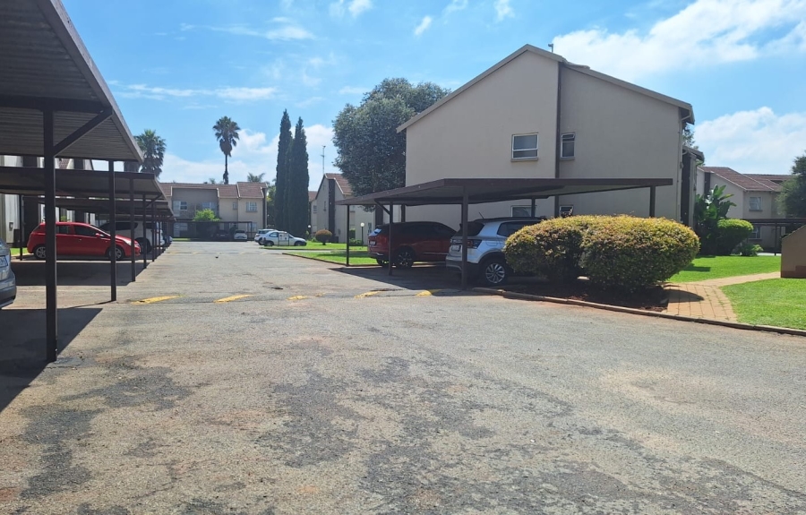 2 Bedroom Property for Sale in Bonaero Park Gauteng