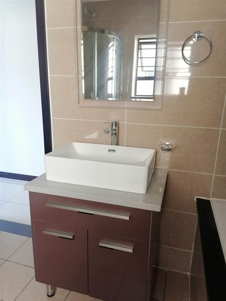 To Let 3 Bedroom Property for Rent in Blue Hills Gauteng