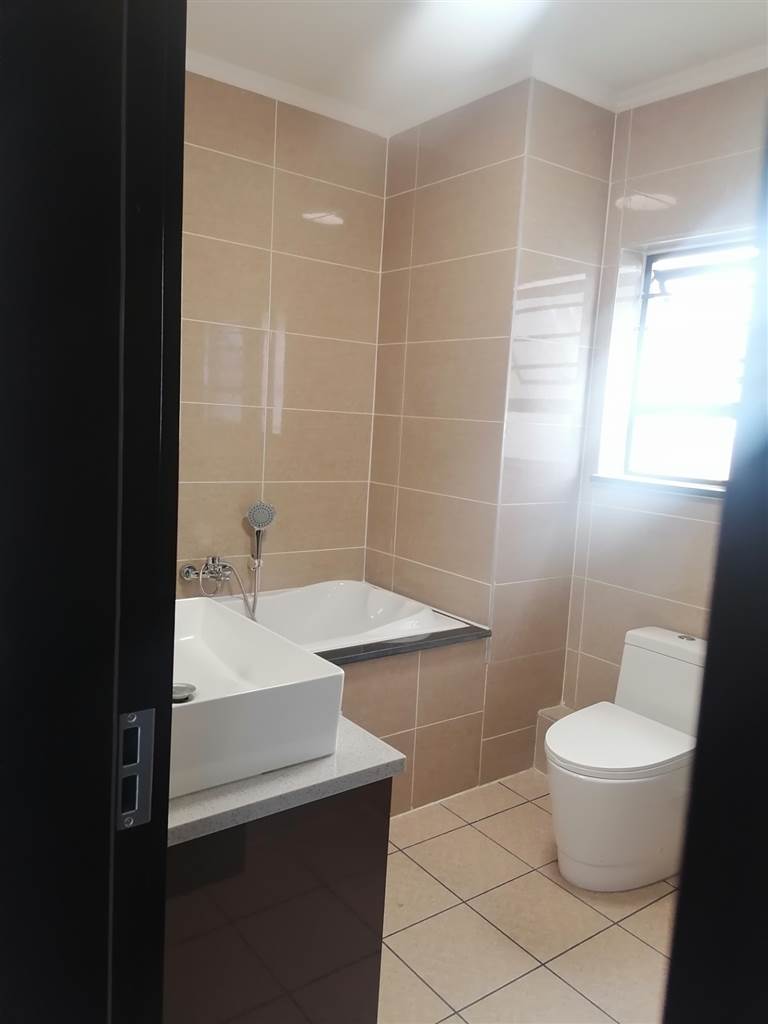 To Let 3 Bedroom Property for Rent in Blue Hills Gauteng