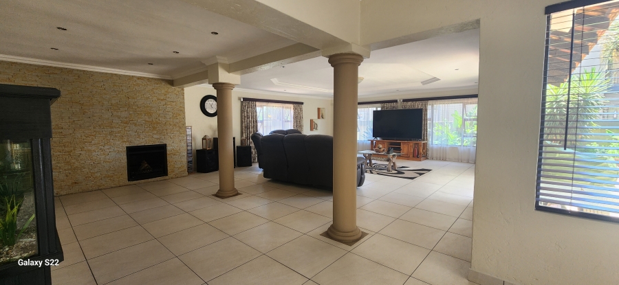 3 Bedroom Property for Sale in Sonneveld Gauteng